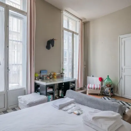 Design Studio At Place De La Bourse